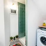 Elegant 2 Bedroom Triplex With Parking Διαμέρισμα *