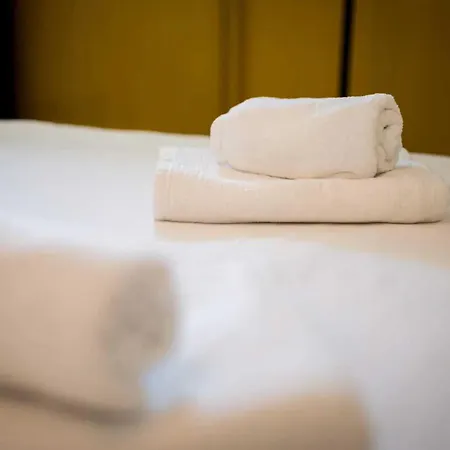 Elegant 2 Bedroom Triplex With Parking Apartment Honfleur