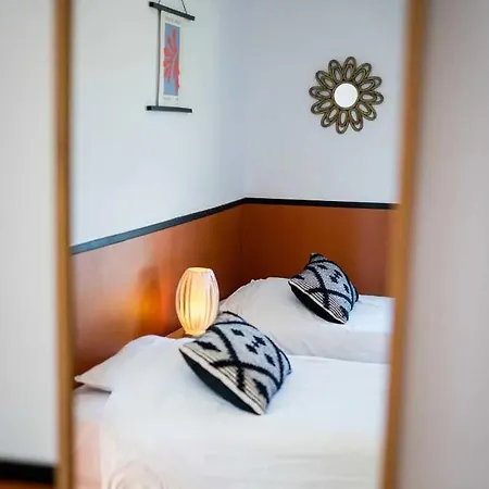 アパート Elegant 2 Bedroom Triplex With Parking *