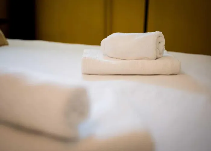 Elegant 2 Bedroom Triplex With Parking Apartment Honfleur