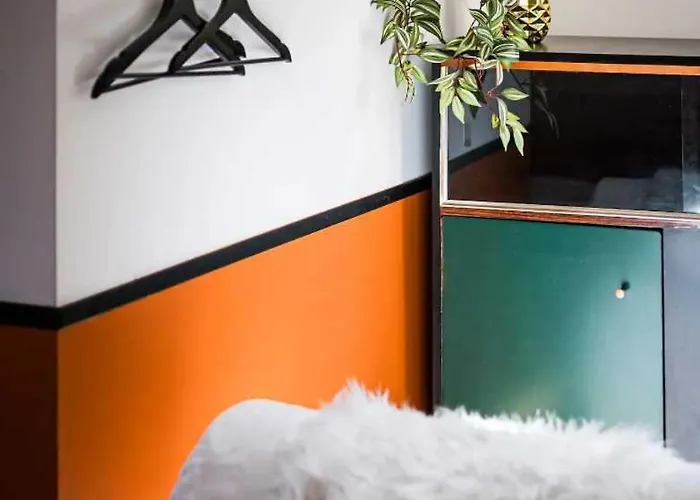 Apartman Elegant 2 Bedroom Triplex With Parking *